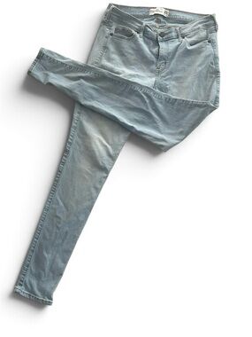 Abercrombie & Fitch  Women’s Light Wash SuperSkinny Jeans Size 10R